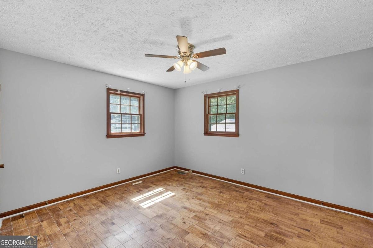 260 Oak Circle Hull - 27