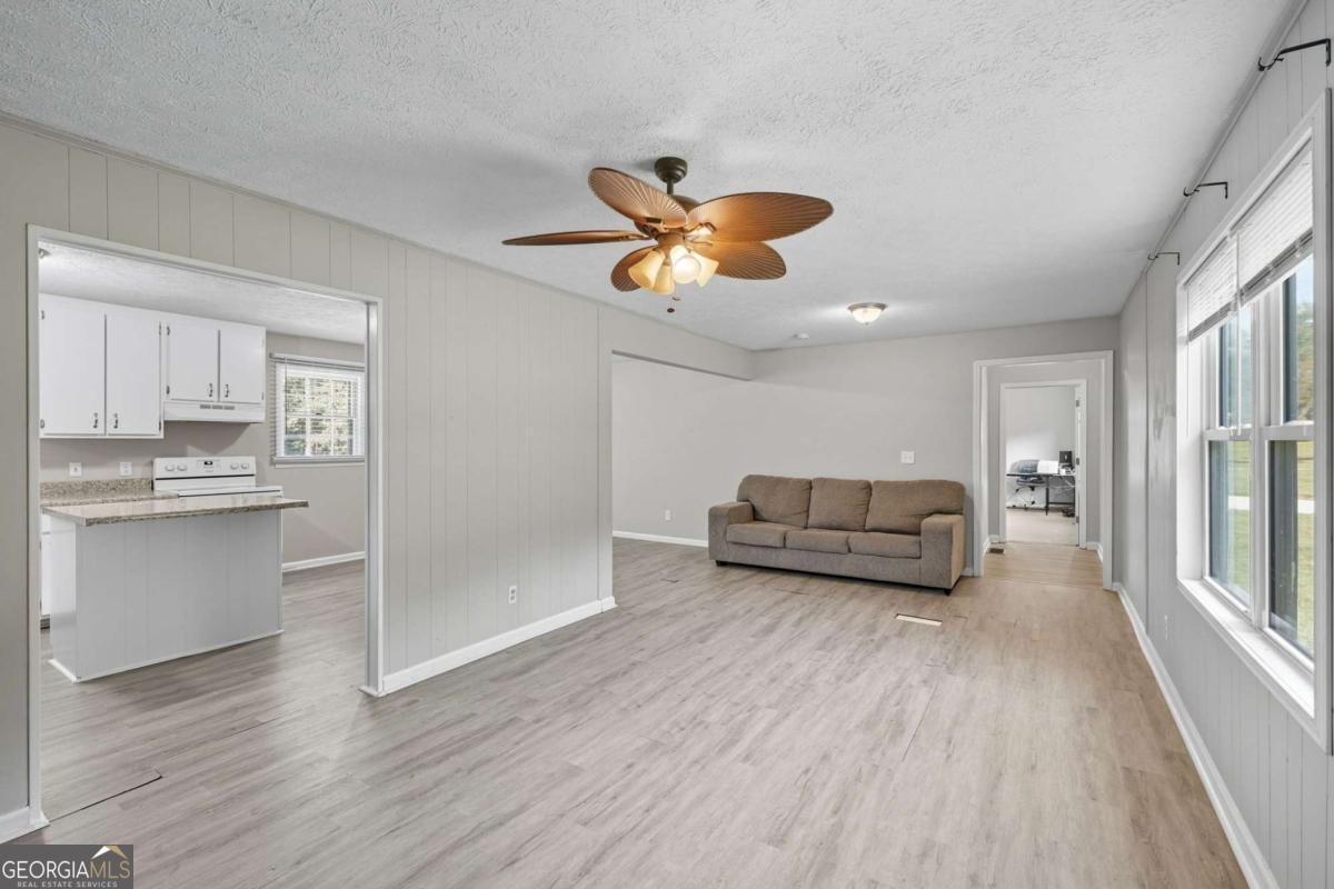 260 Oak Circle Hull - 8
