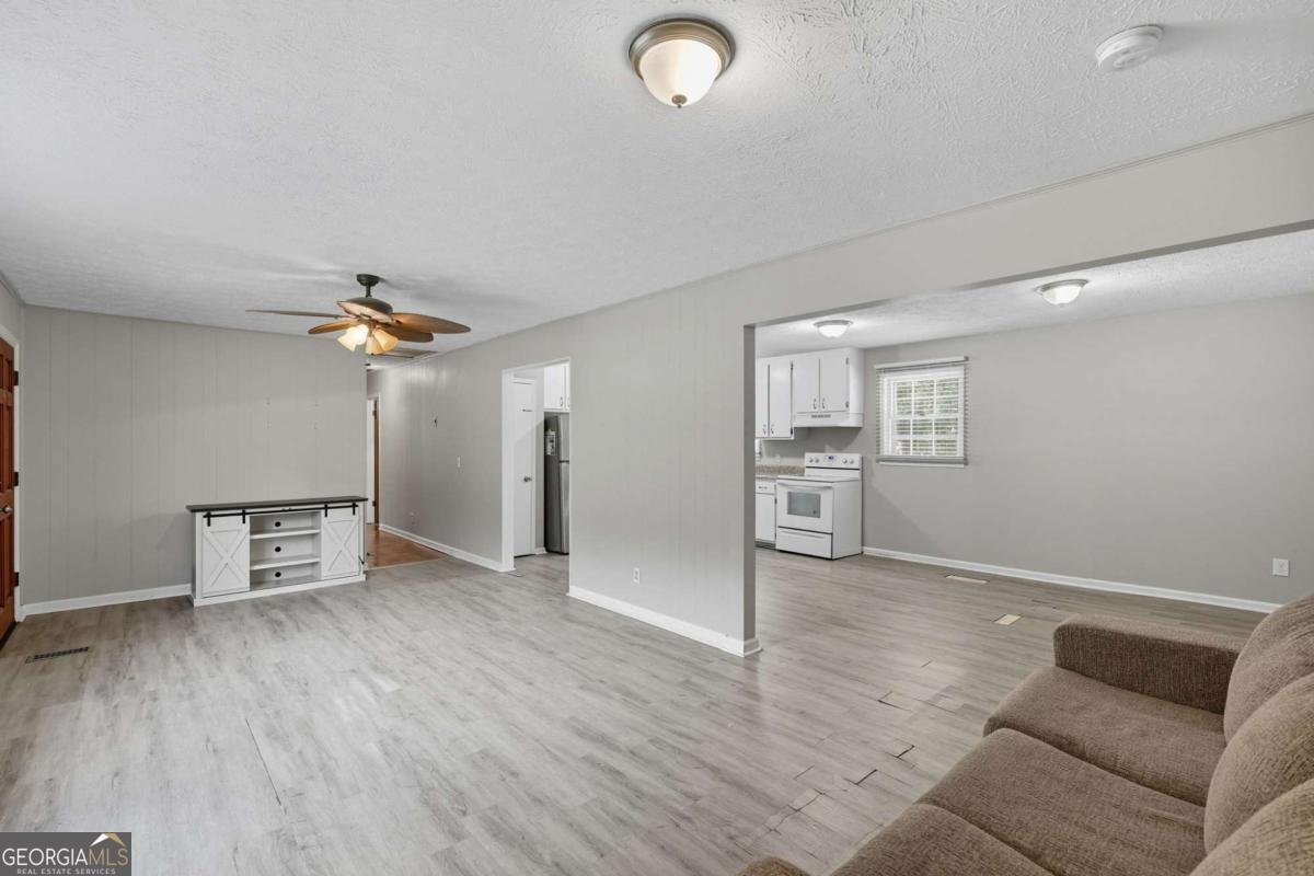 260 Oak Circle Hull - 9