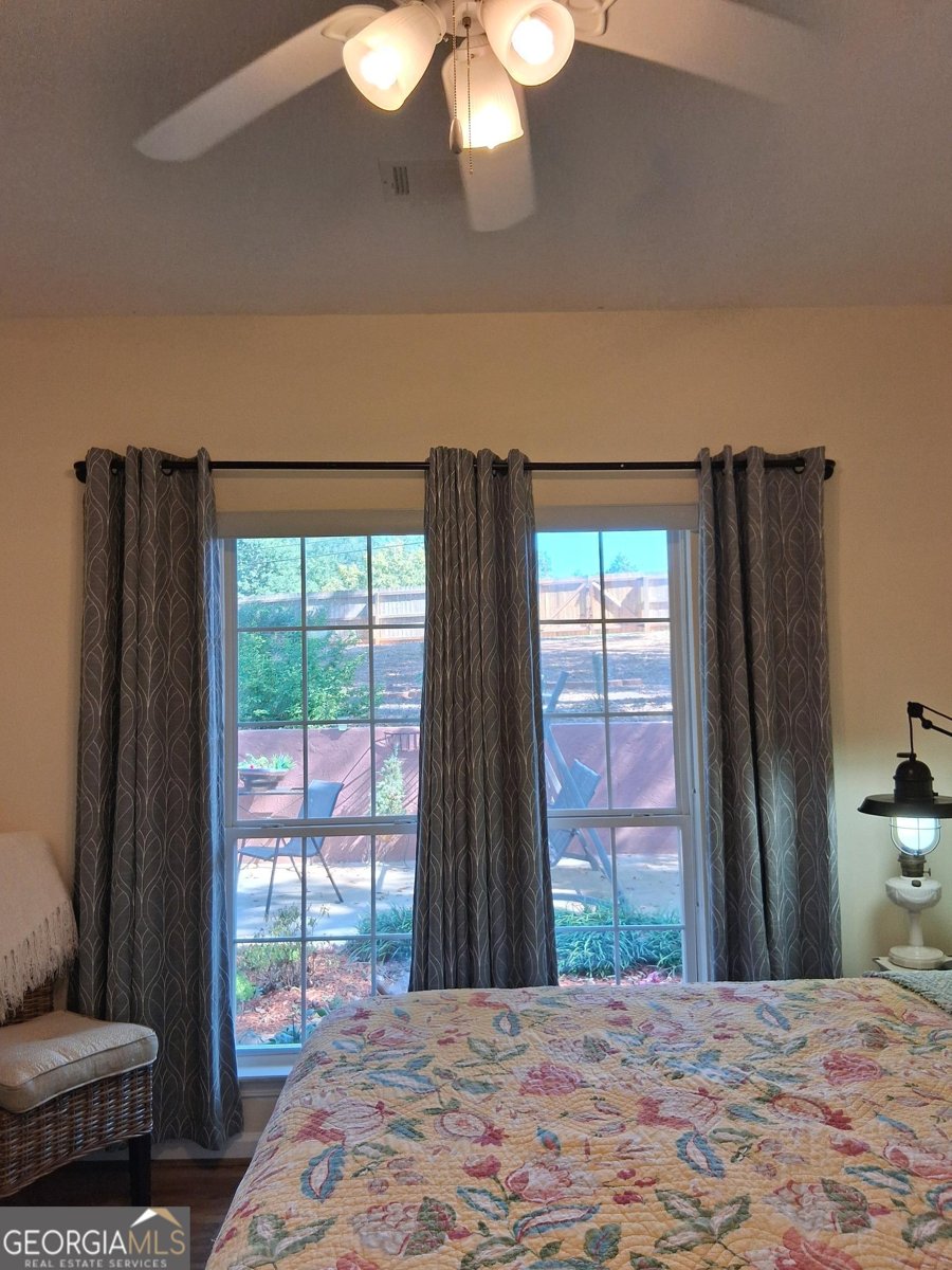 915 Charleston Court Gainesville - 1