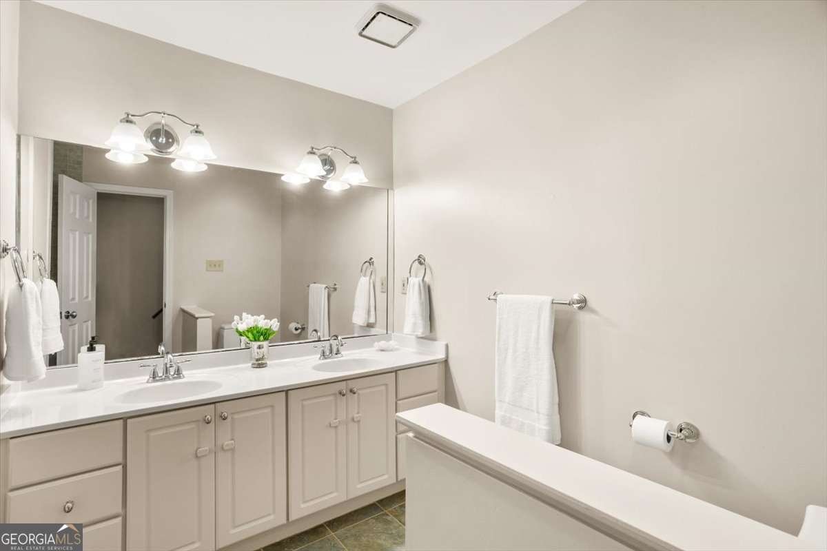 5114 Ivy Road Atlanta - 24