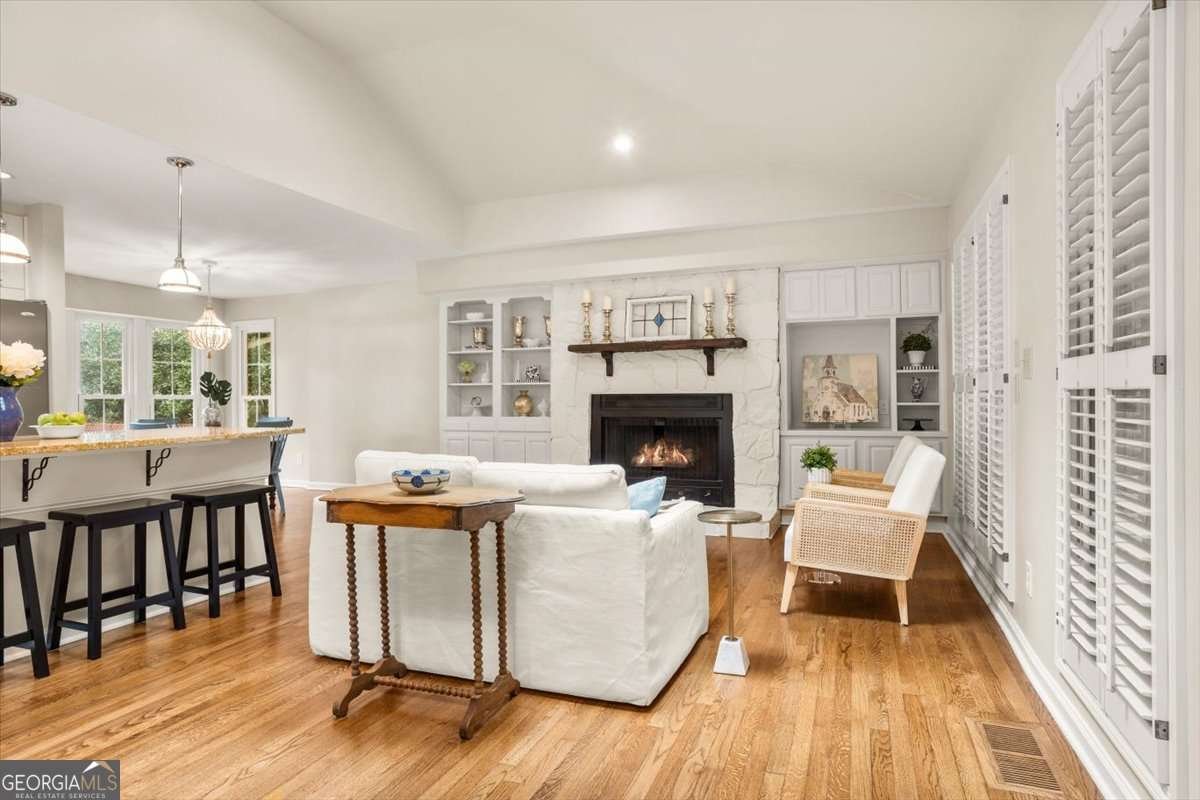 5114 Ivy Road Atlanta - 5