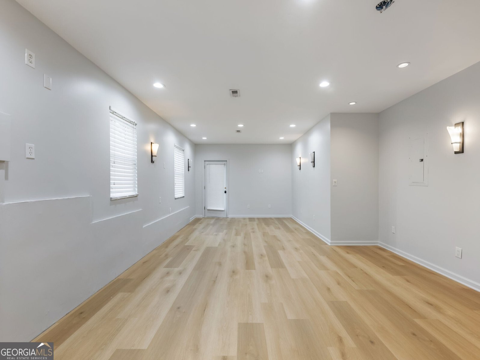 946 Fern Avenue Atlanta - 23