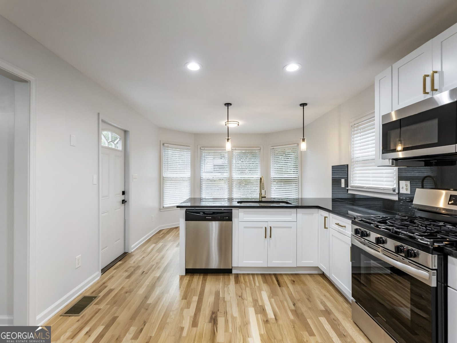 946 Fern Avenue Atlanta - 8