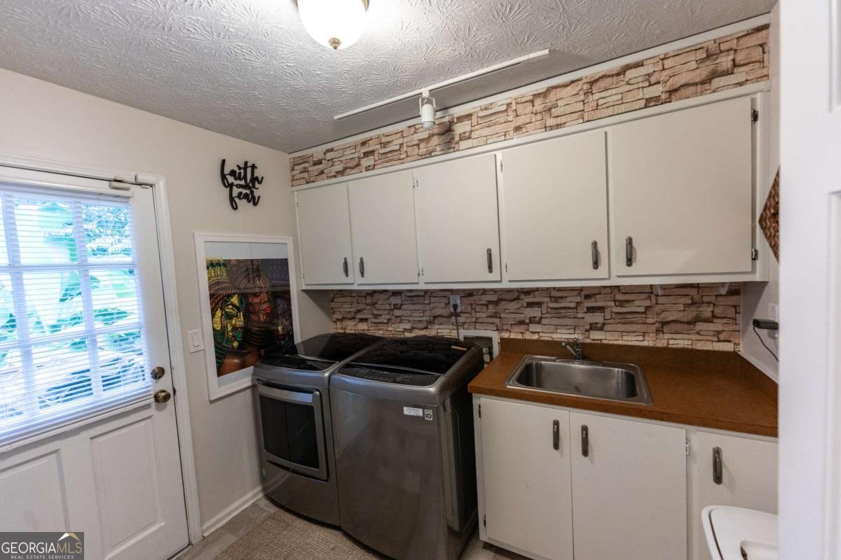 5027 Castlewood Drive Lilburn - 37