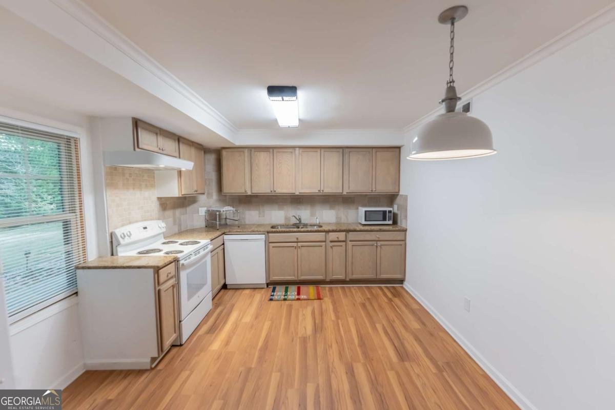 5027 Castlewood Drive Lilburn - 43