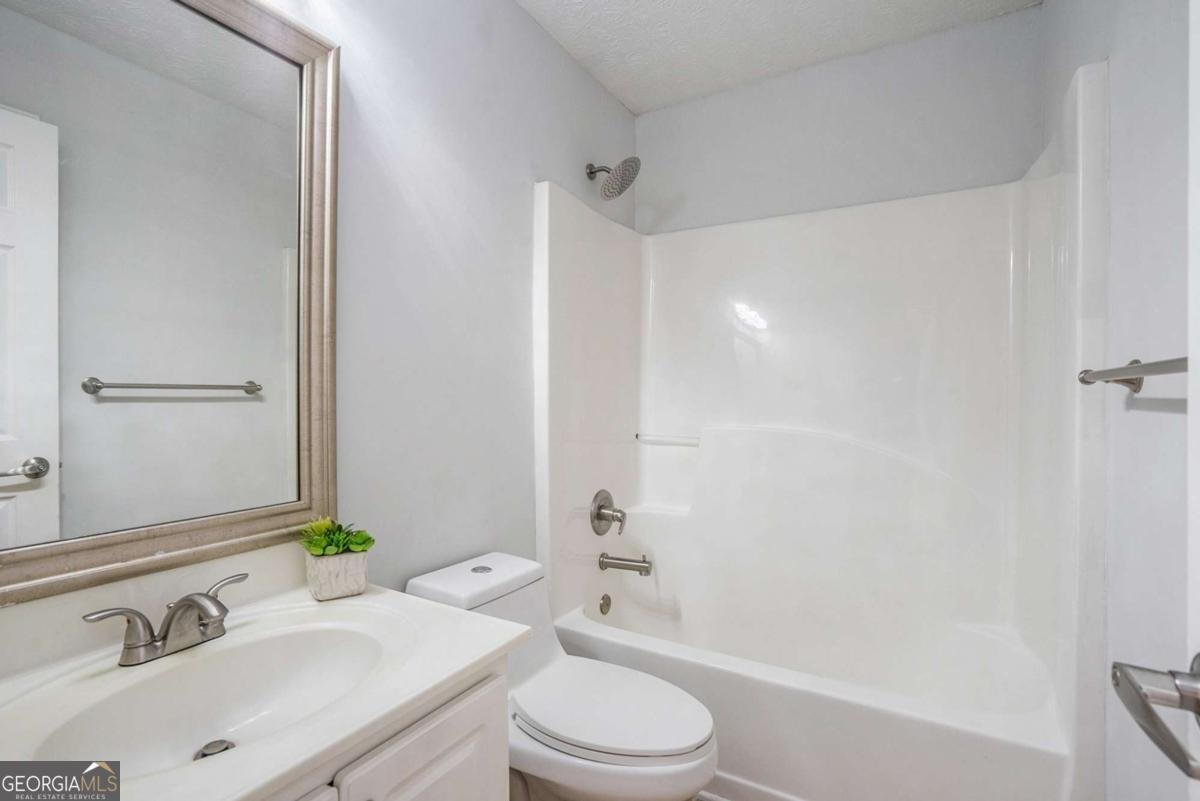 370 Cedarhurst Road Lawrenceville - 24