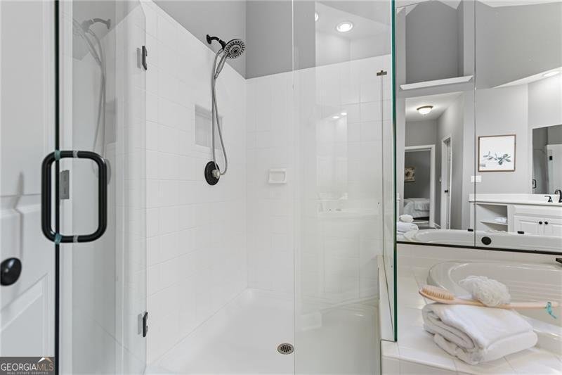 822 Lakeglen Drive Suwanee - 28
