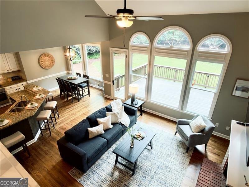 822 Lakeglen Drive Suwanee - 31
