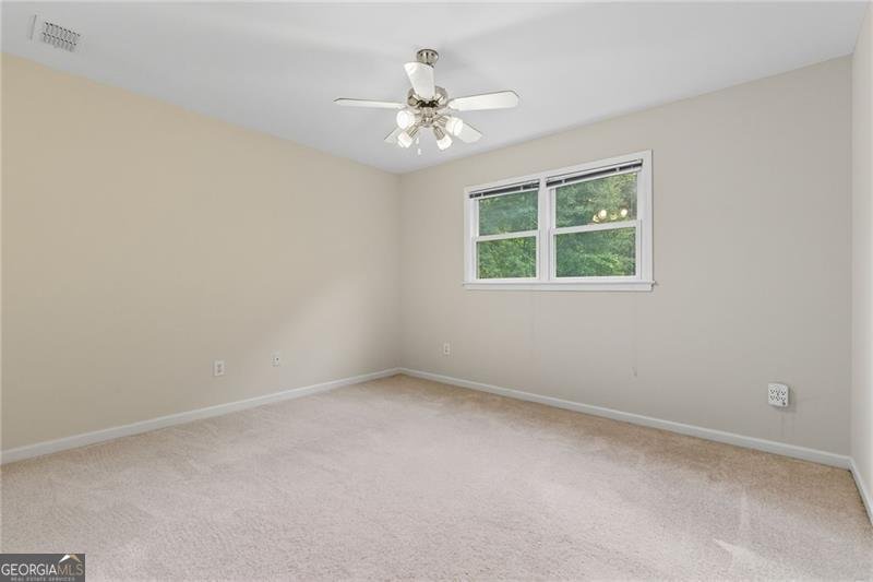 822 Lakeglen Drive Suwanee - 35
