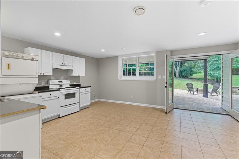 822 Lakeglen Drive Suwanee - 41
