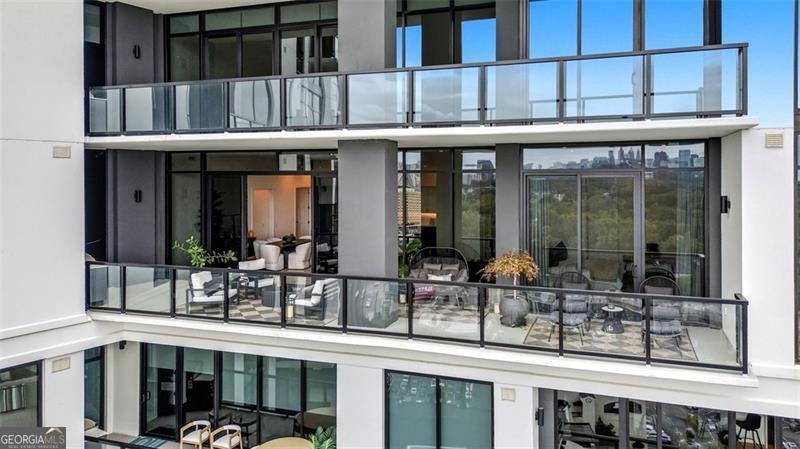 2425 PEACHTREE Road Atlanta - 24