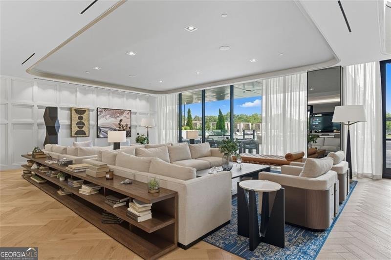 2425 PEACHTREE Road Atlanta - 37