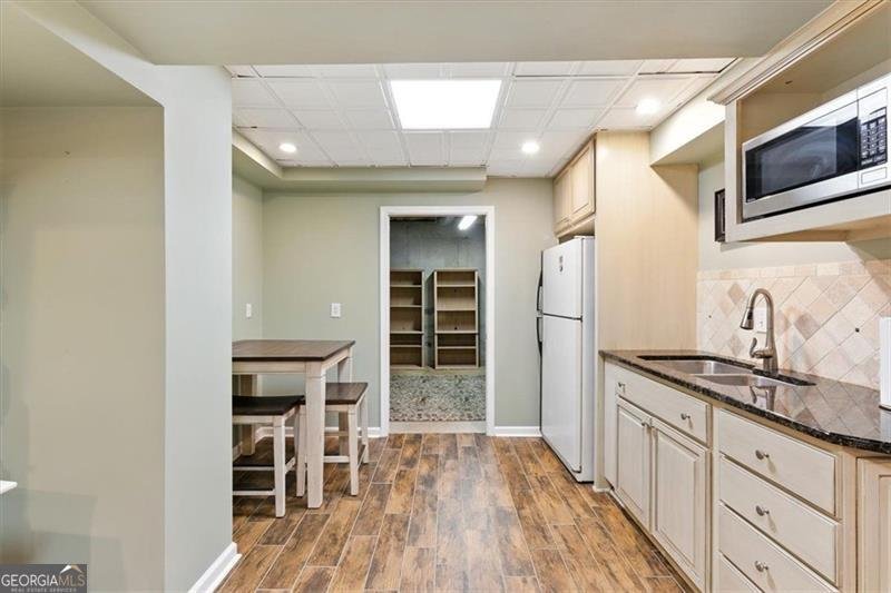 1042 AVERY CREEK woodstock - 58