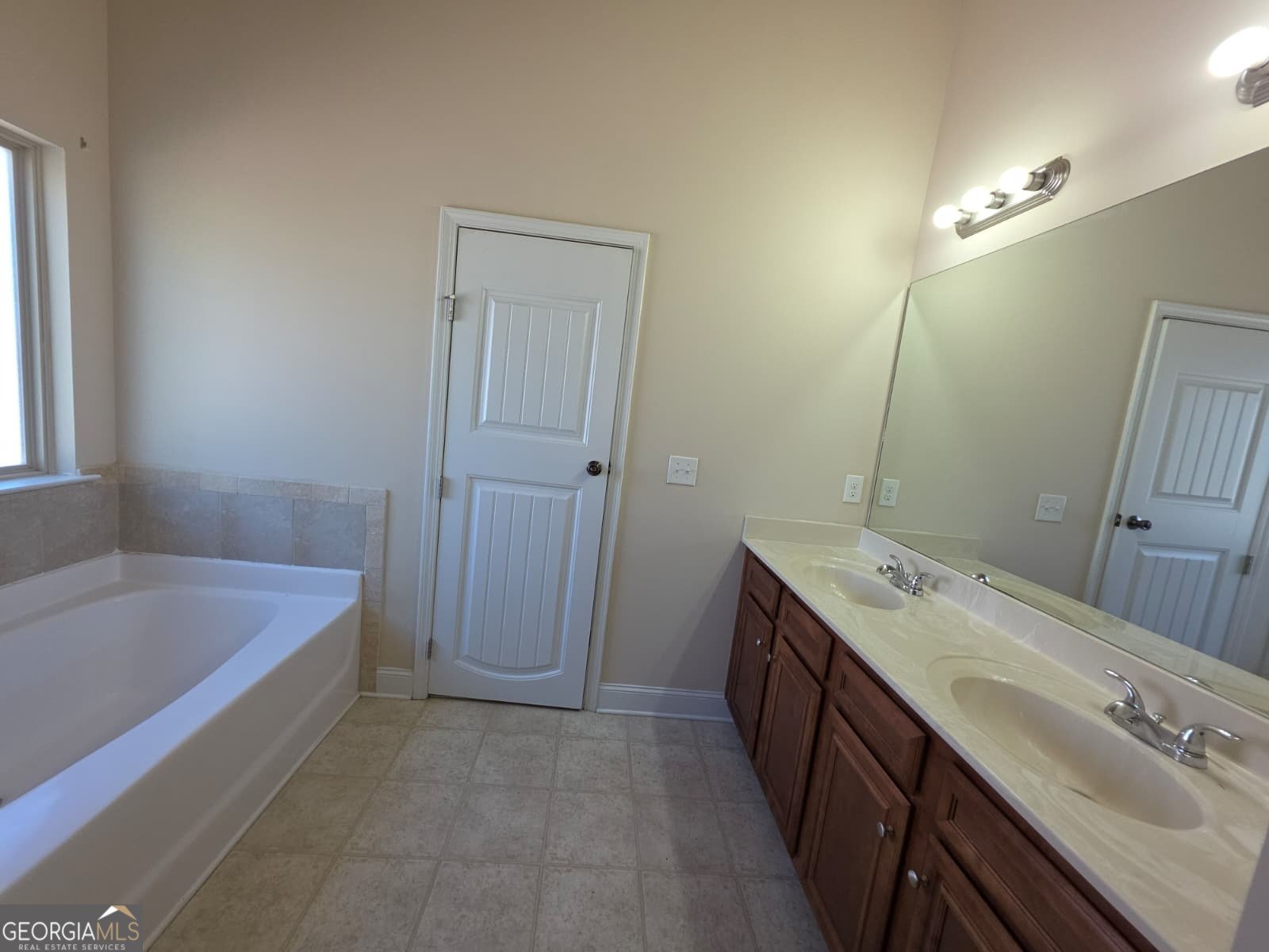 4111 Village Crossing Circle Ellenwood - 30