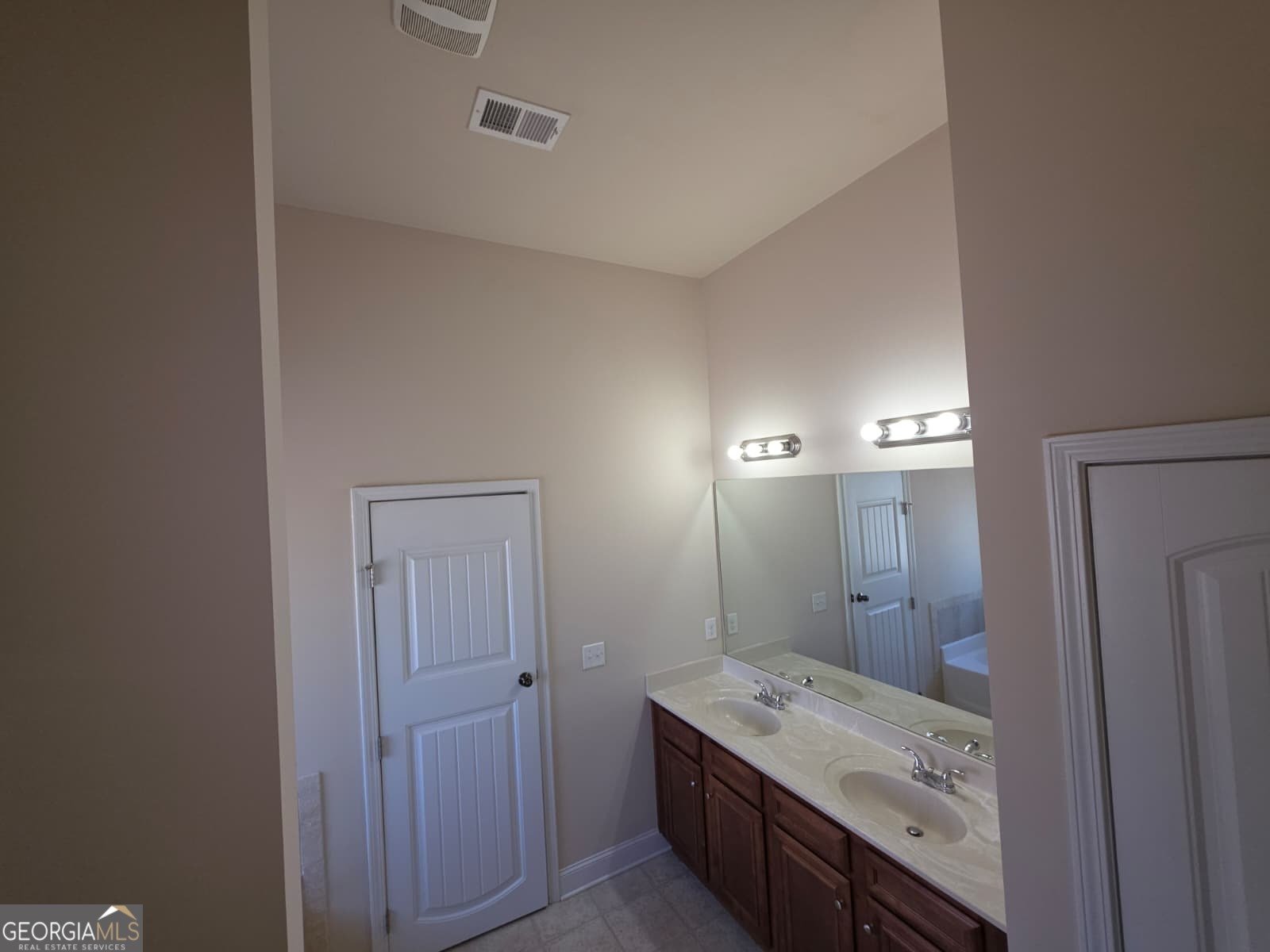 4111 Village Crossing Circle Ellenwood - 35
