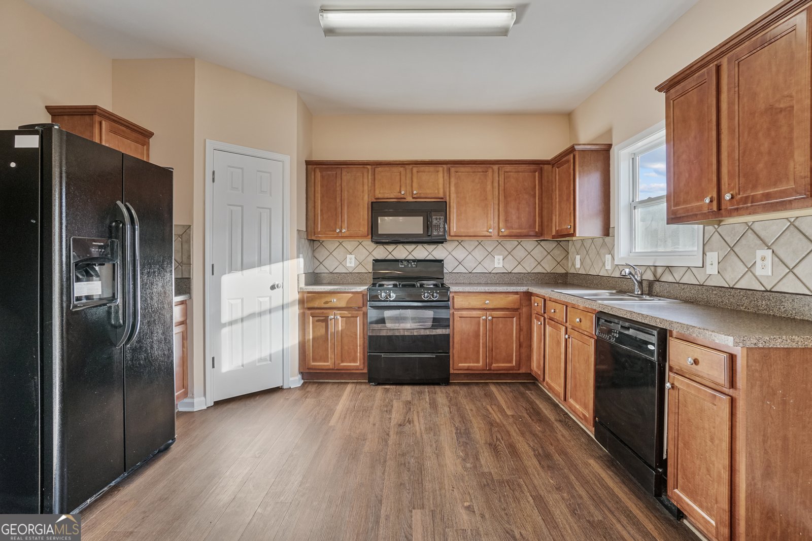 1938 Dilcrest Drive Duluth - 12