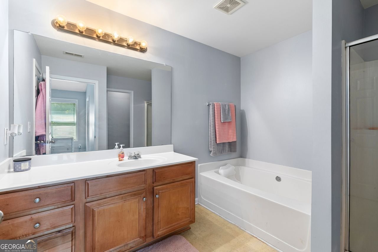 2555 FLAT SHOALS Road Atlanta - 16