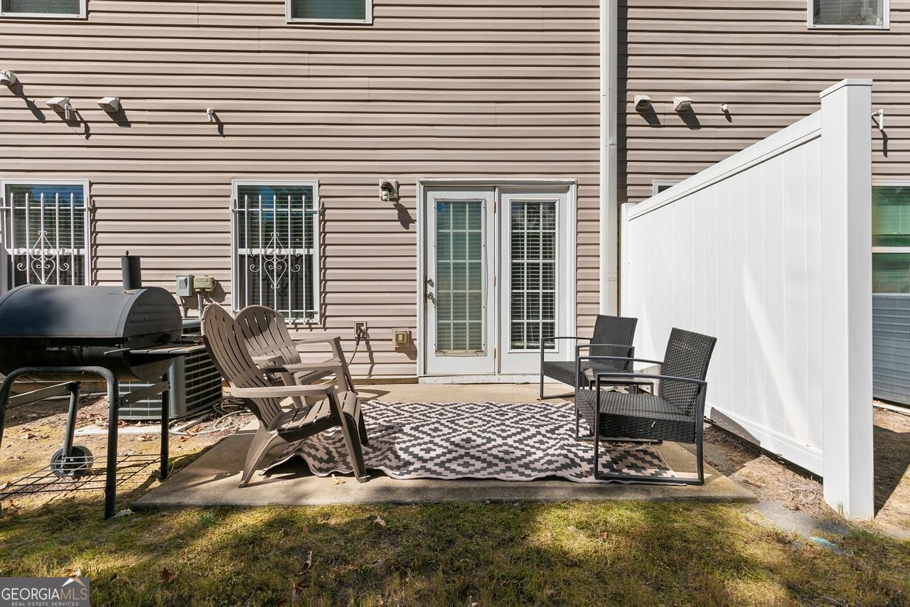 2555 FLAT SHOALS Road Atlanta - 18