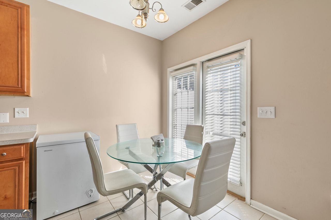 2555 FLAT SHOALS Road Atlanta - 5