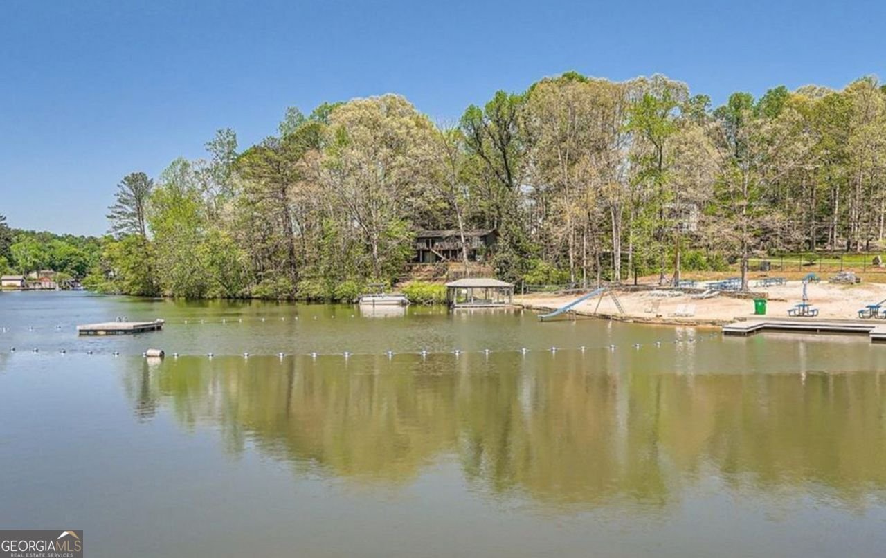 8515 Lake Drive Snellville - 16