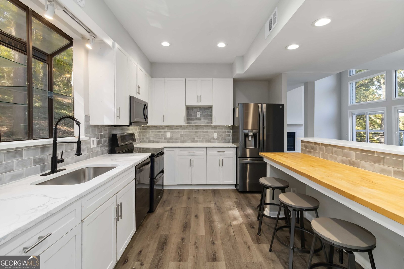 8515 Lake Drive Snellville - 29