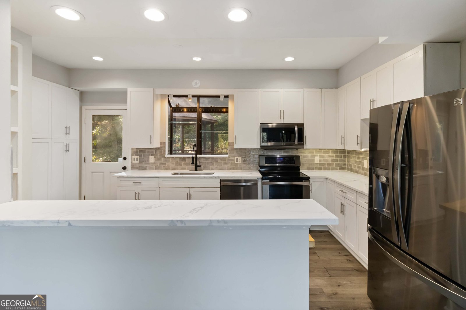 8515 Lake Drive Snellville - 30