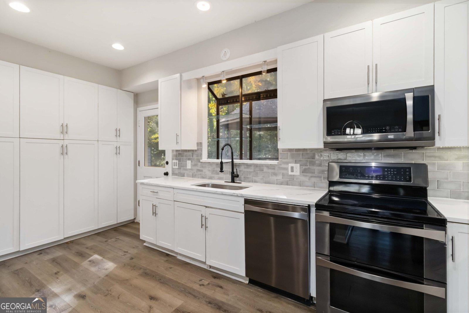 8515 Lake Drive Snellville - 33