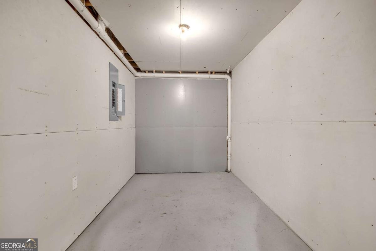 2383 Edgewater Drive Atlanta - 28