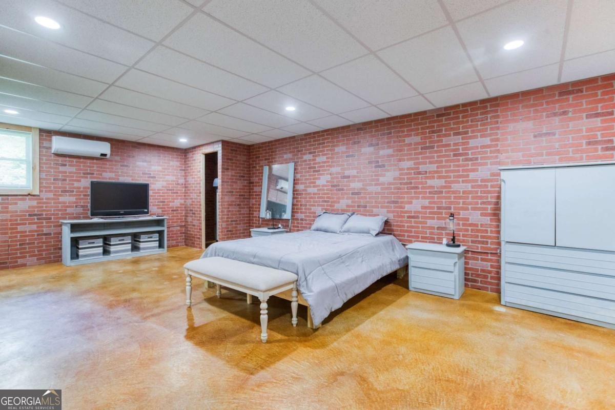 2334 FISHER Drive Loganville - 16