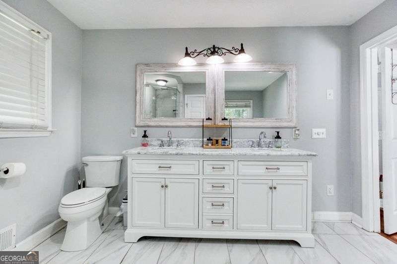 2334 FISHER Drive Loganville - 5
