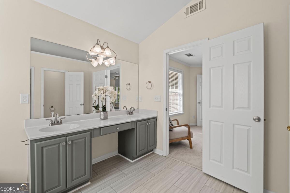 390 Sablewood Drive Milton - 12