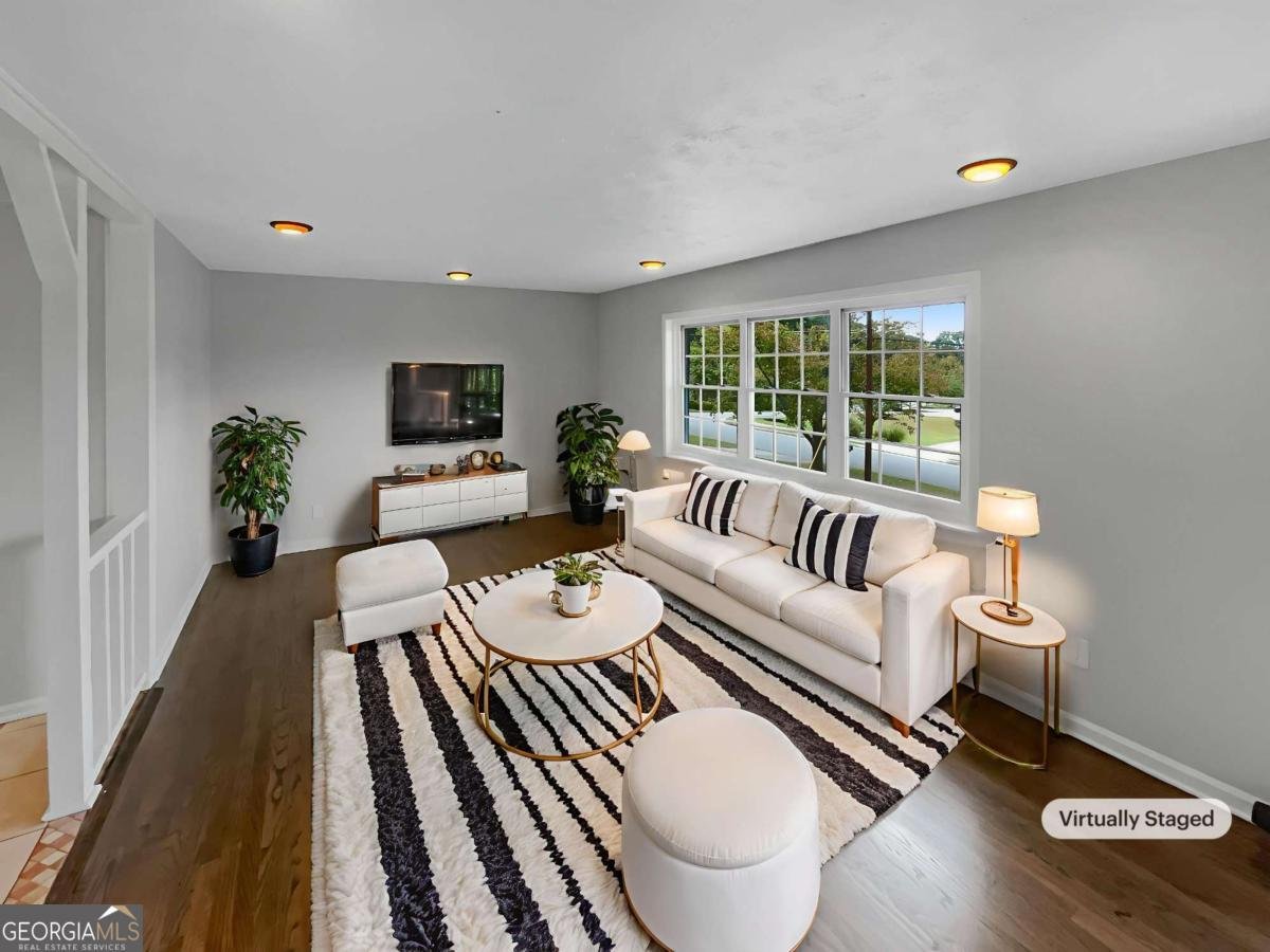 692 Suholden Circle Marietta - 4