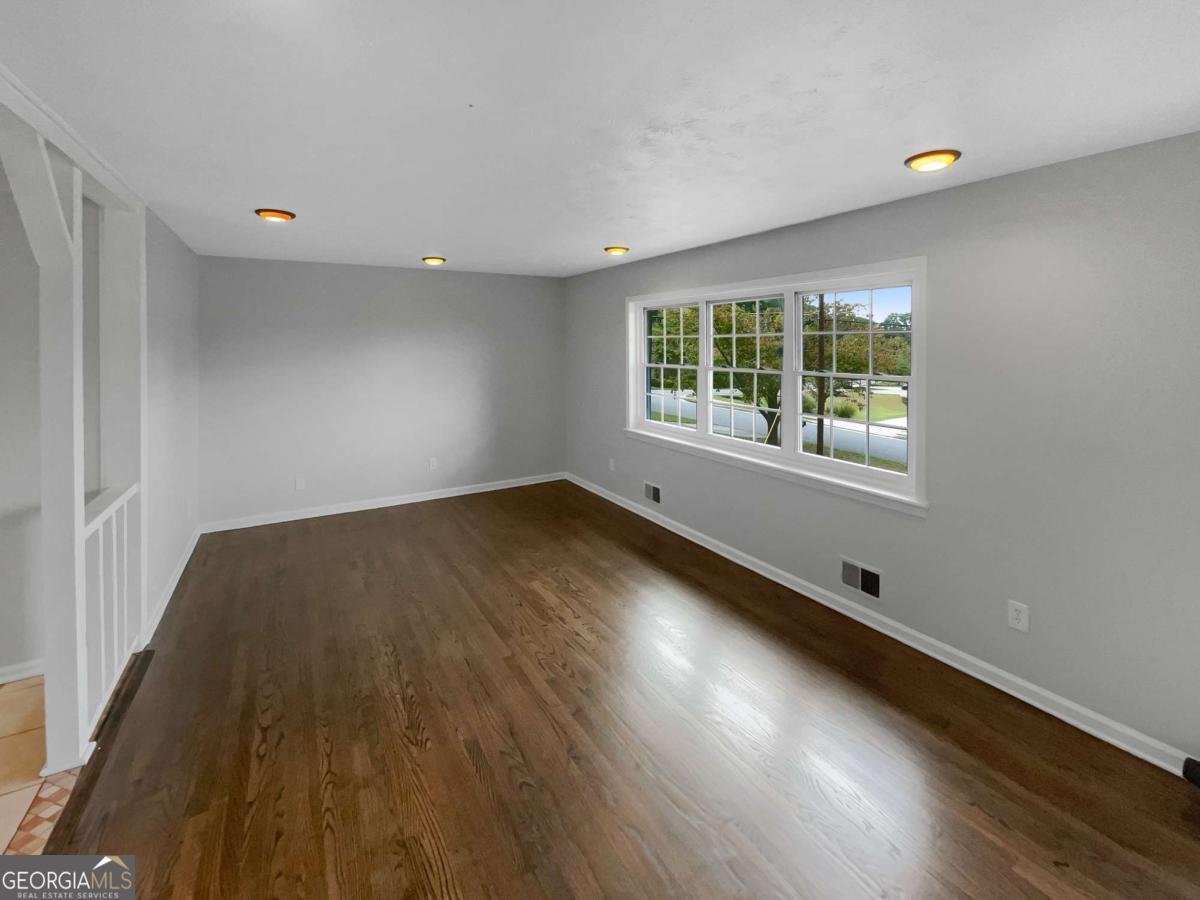 692 Suholden Circle Marietta - 5