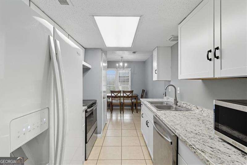 713 Garden View Drive Stone Mountain - 6