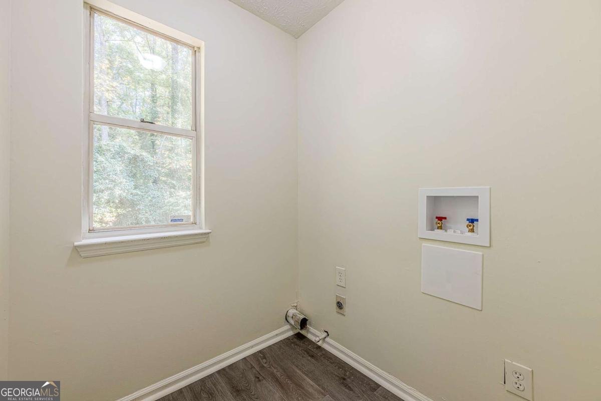 707 Greenhedge Drive Stone Mountain - 33