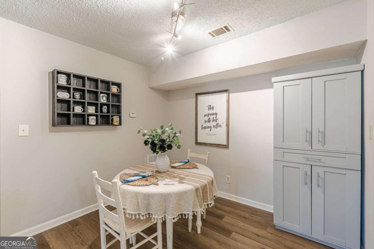 215 Cobblestone Trail Avondale Estates - 12