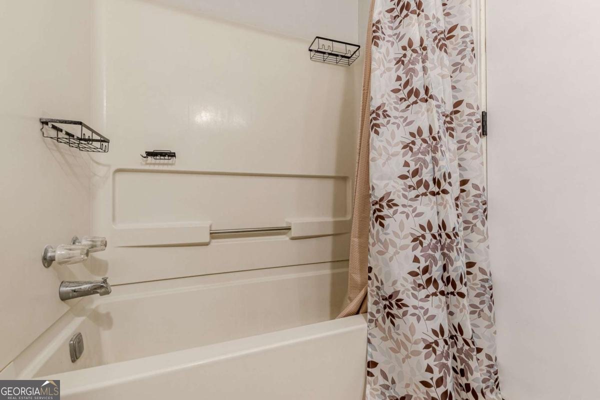 215 Cobblestone Trail Avondale Estates - 24