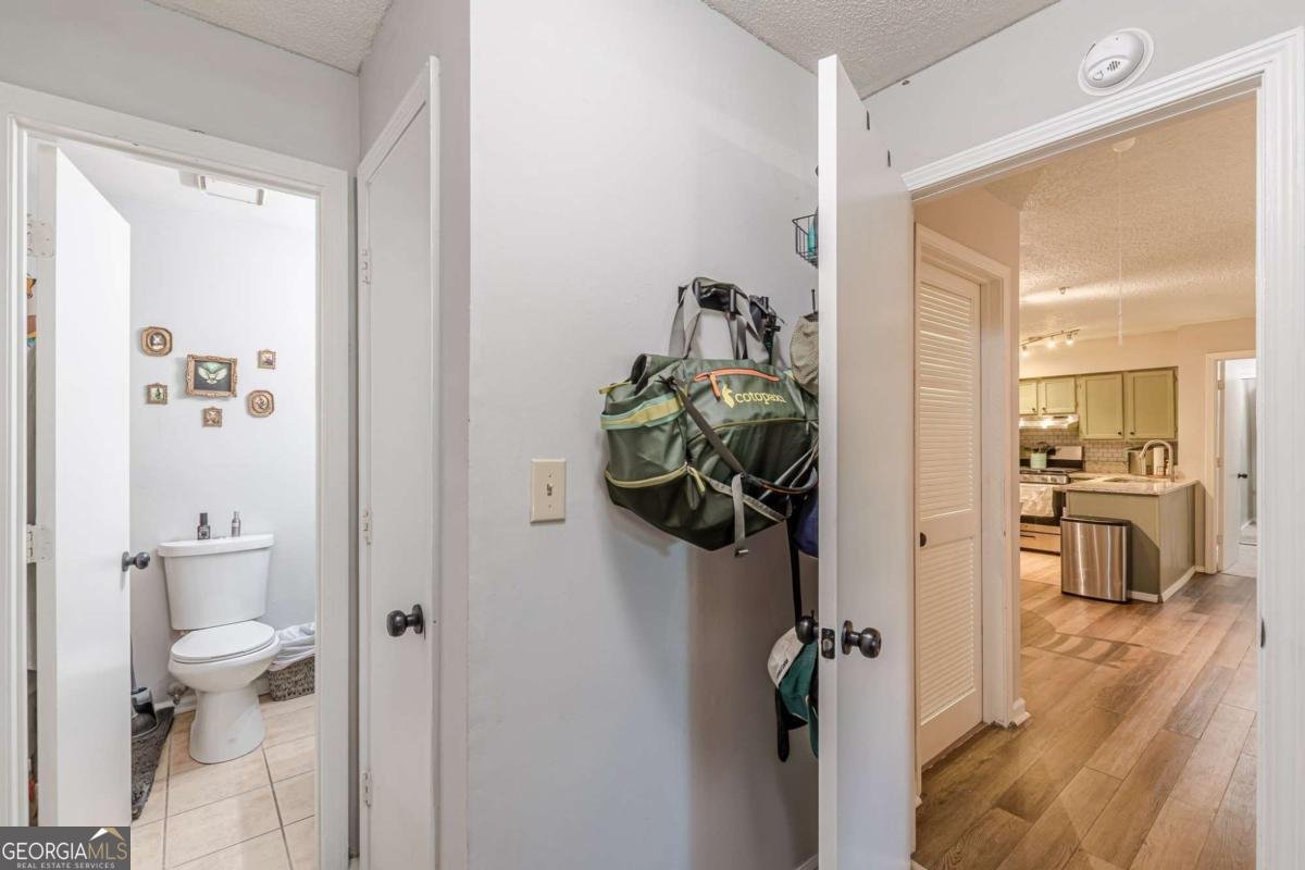 215 Cobblestone Trail Avondale Estates - 30