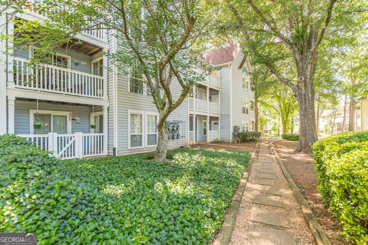 215 Cobblestone Trail Avondale Estates - 8