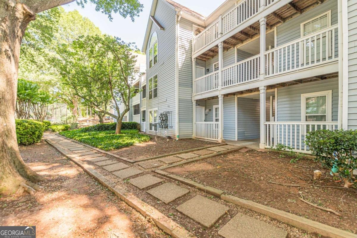 215 Cobblestone Trail Avondale Estates - 9
