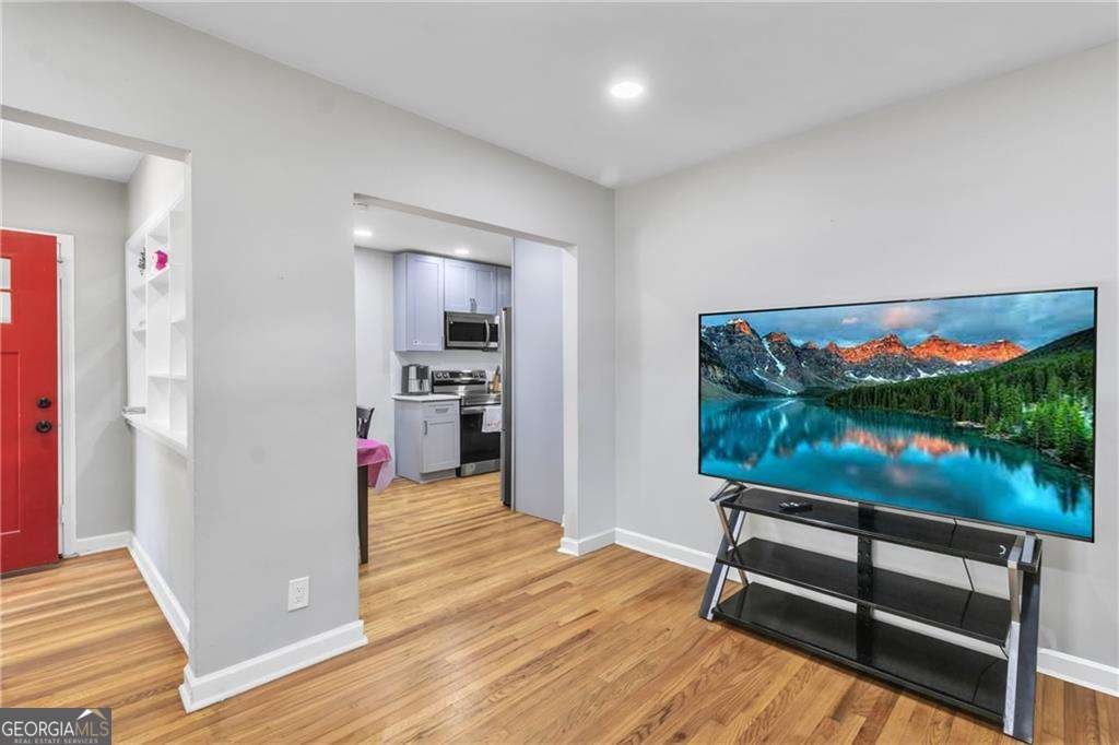 5570 Ash Street Forest Park - 5