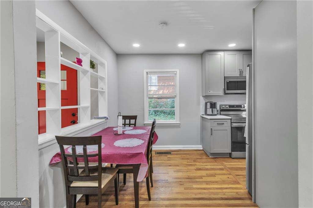 5570 Ash Street Forest Park - 6