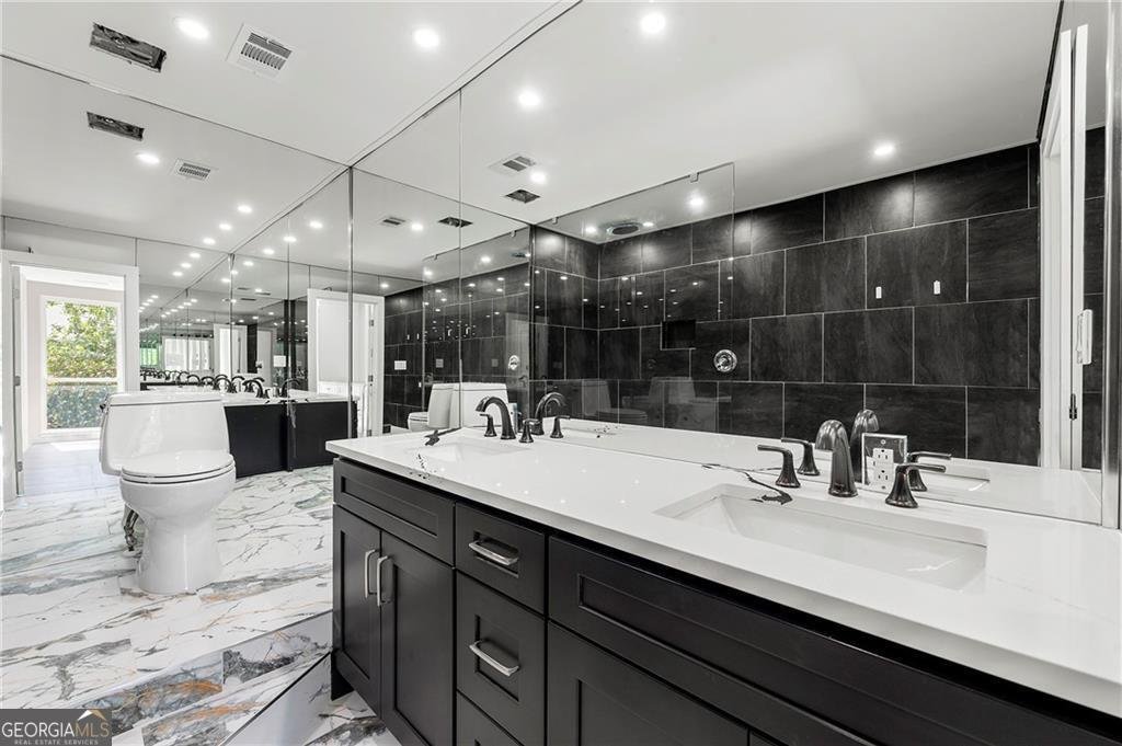 1009 Riverbend Club Drive Atlanta - 4