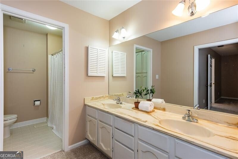 4590 VILLAGE OAKS Circle Dunwoody - 23