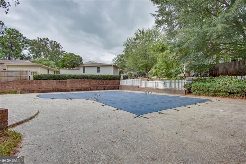 4590 VILLAGE OAKS Circle Dunwoody - 33