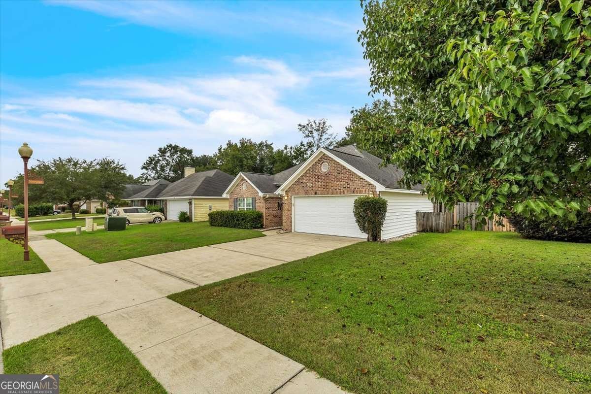 223 Pebblestone Drive Bloomingdale - 34