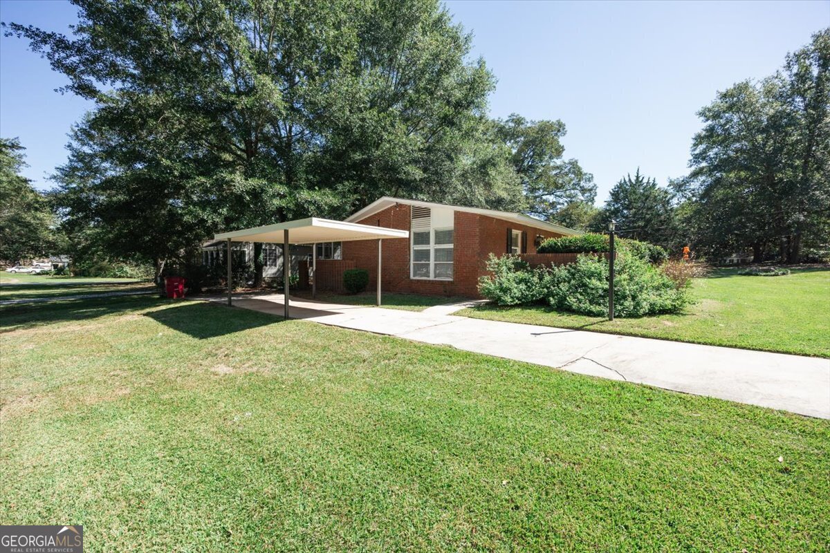4693 Twin Oak Drive Macon - 33
