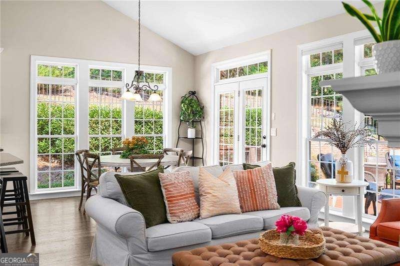 5105 Harbury Lane Suwanee - 10