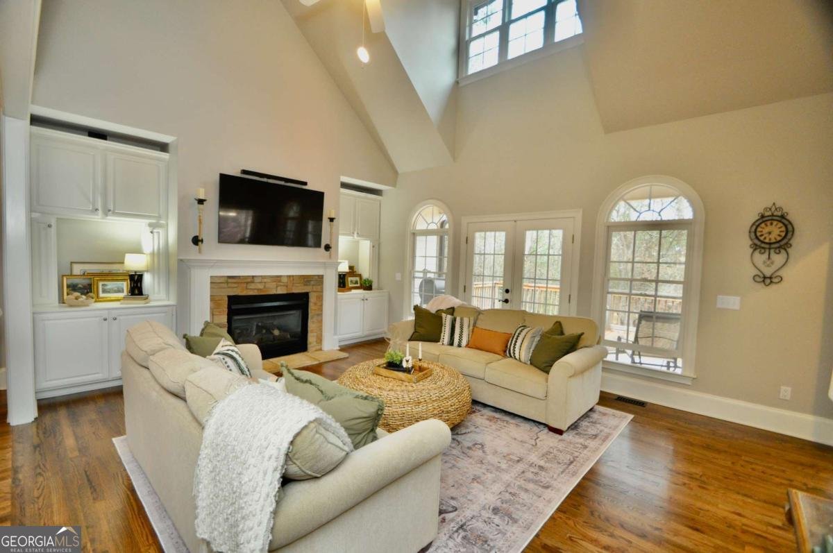 1070 Lexington Court Bishop - 24